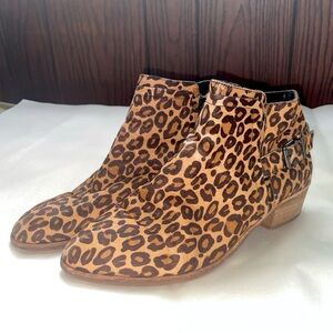 Gianni Bini Leopard Cheetah Print Ankle Boots